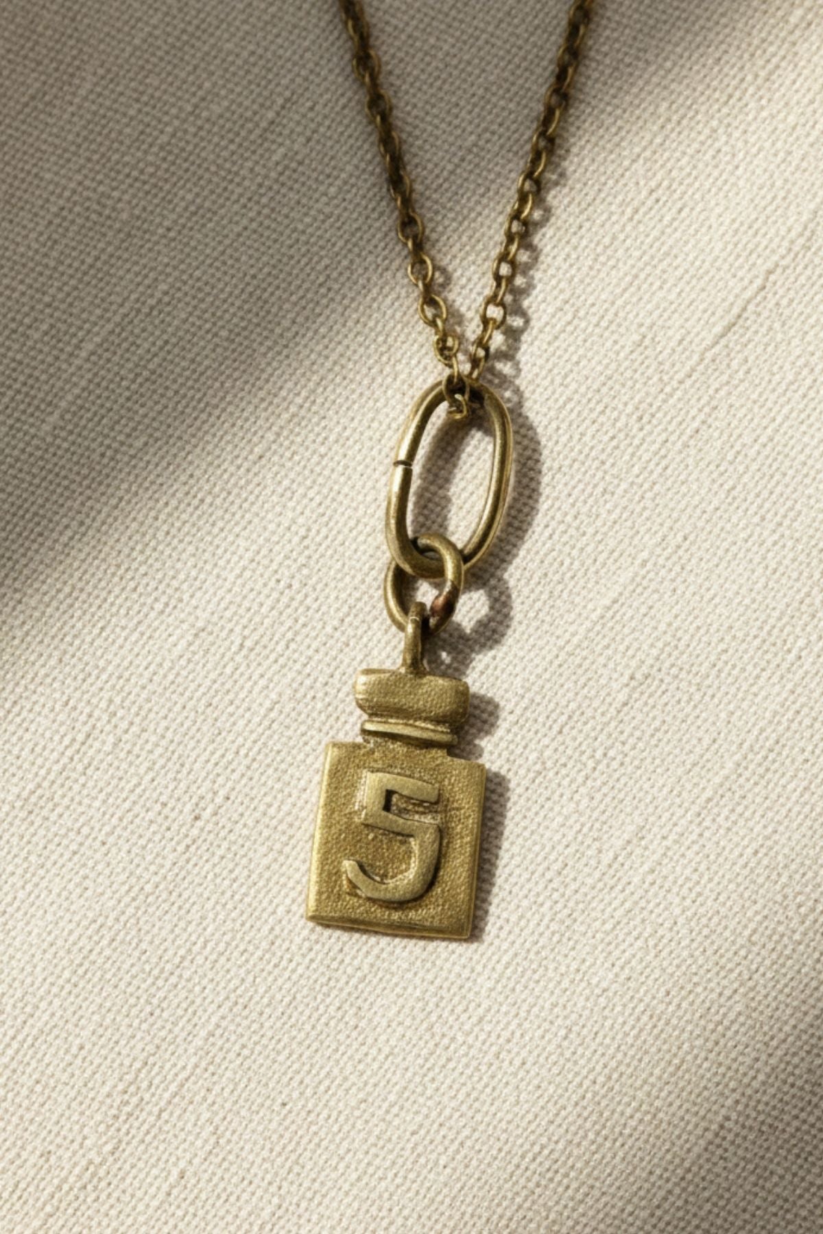 No 5 Charm